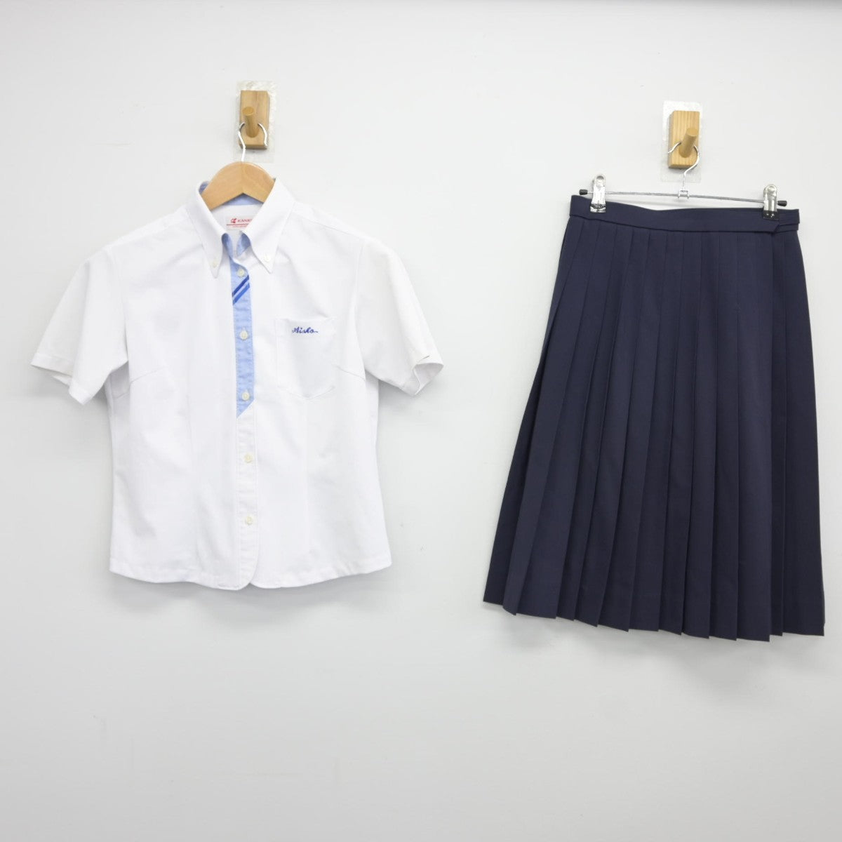 【中古】愛知県 愛知商業高等学校 女子制服 2点（シャツ・スカート）sf038032