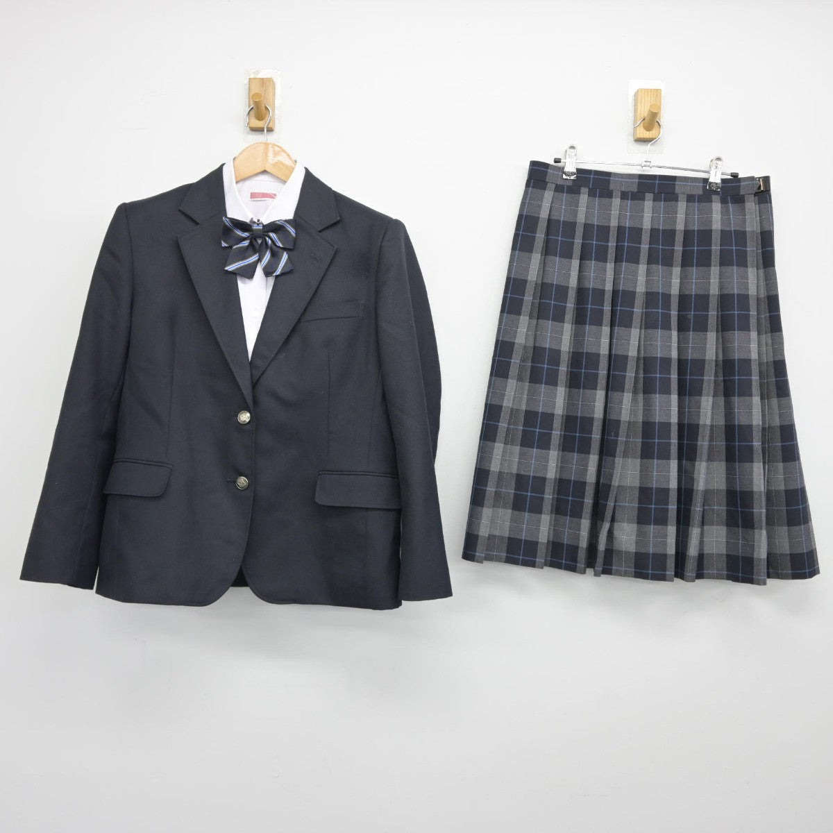 【中古】埼玉県 潮止中学校 女子制服 4点（ブレザー・シャツ・スカート）sf038047