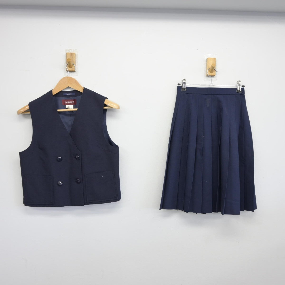 【中古】山形県 酒田第四中学校 女子制服 2点（ベスト・スカート）sf038074