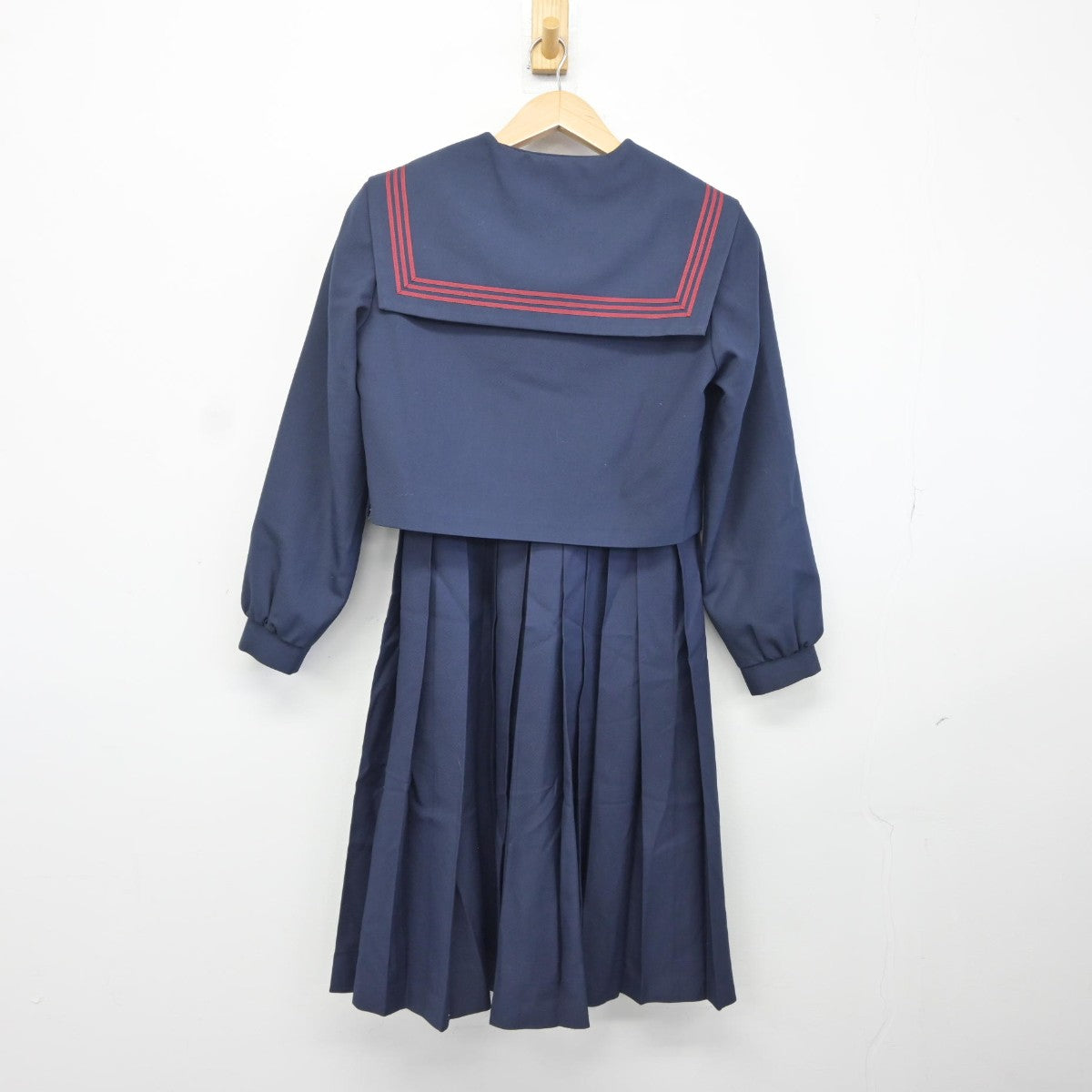 【中古】福岡県 春日野中学校 女子制服 3点（ニット・セーラー服・ジャンパースカート）sf038086