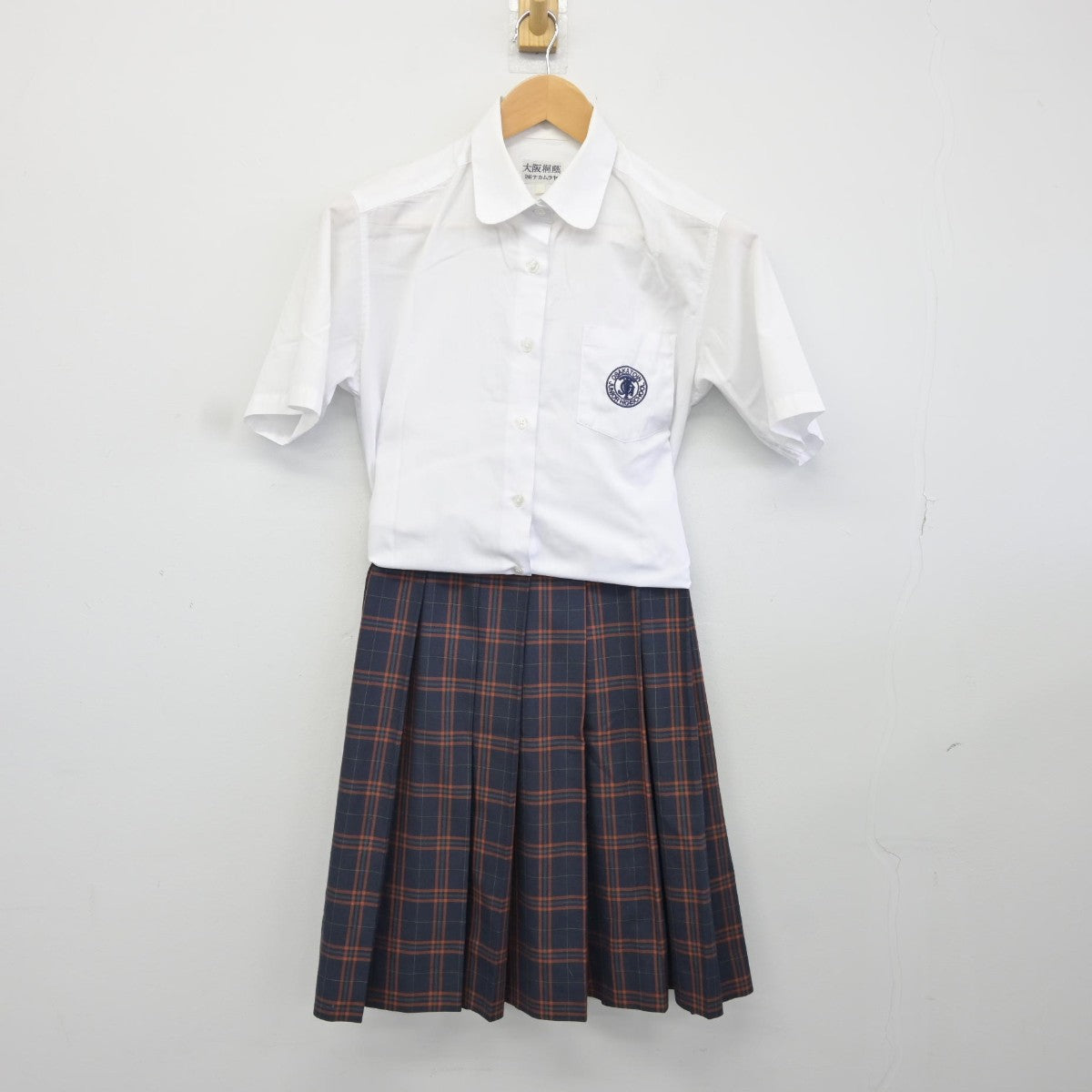 【中古】大阪府 大阪桐蔭中学校 女子制服 4点（ベスト・シャツ・スカート）sf038113