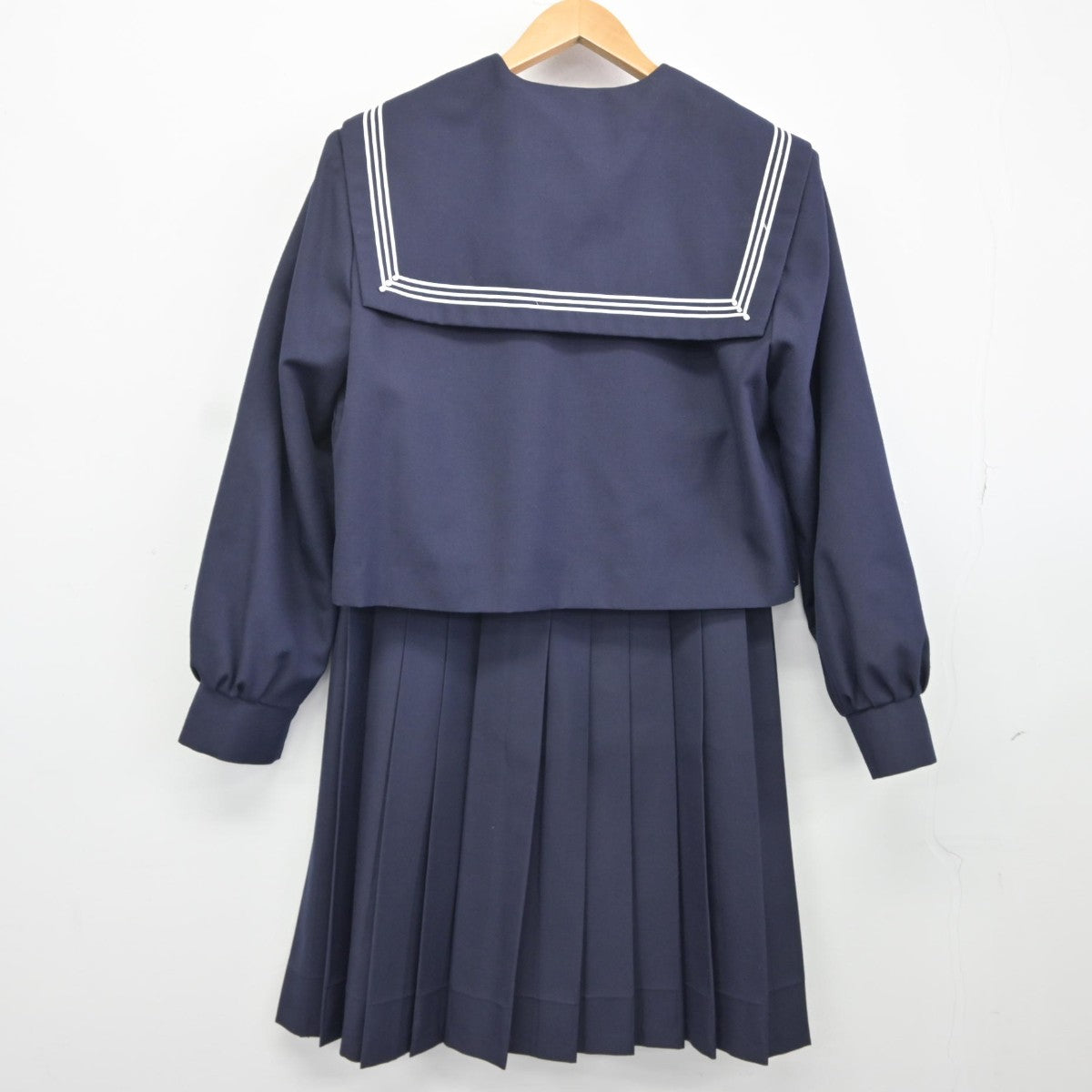 【中古】大阪府 富田林高等学校 女子制服 3点（セーラー服・スカート）sf038126