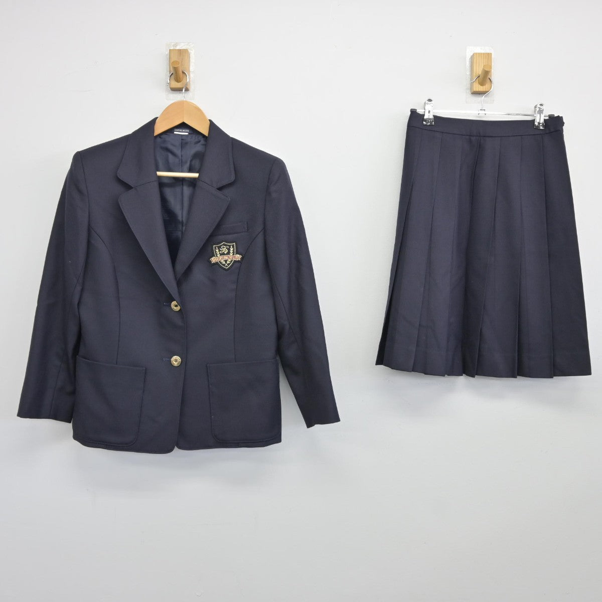 【中古】茨城県 聖徳大学附属高等学校 女子制服 2点（ブレザー・スカート）sf038154