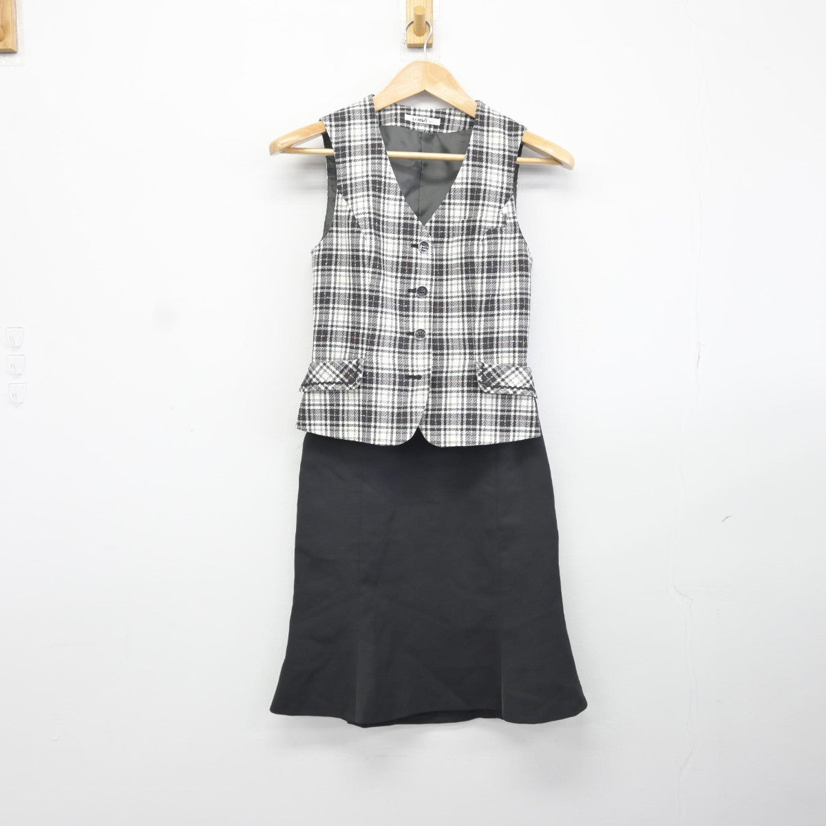 【中古】 事務服 女子制服 4点（ベスト・スカート・スカート）sf038167