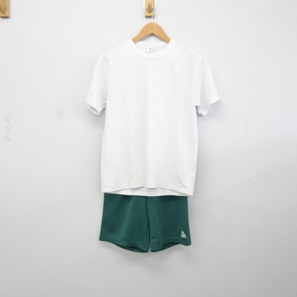 【中古】千葉県 八幡高等学校 女子制服 2点（体操服 上・体操服 下）sf038184