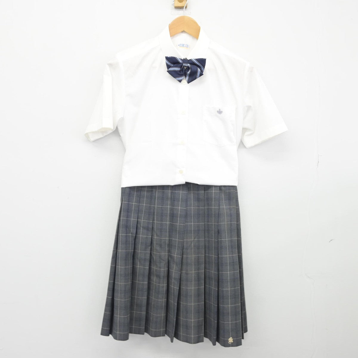 【中古】新潟県 柏崎工業高等学校 女子制服 3点（シャツ・スカート）sf038258