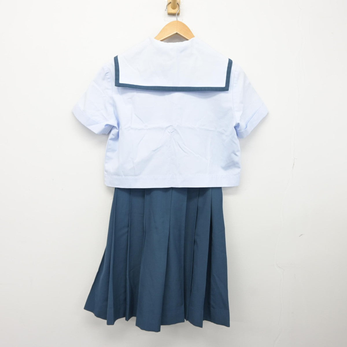 【中古】鹿児島県 桜丘中学校 女子制服 5点（セーラー服・スカート）sf038288