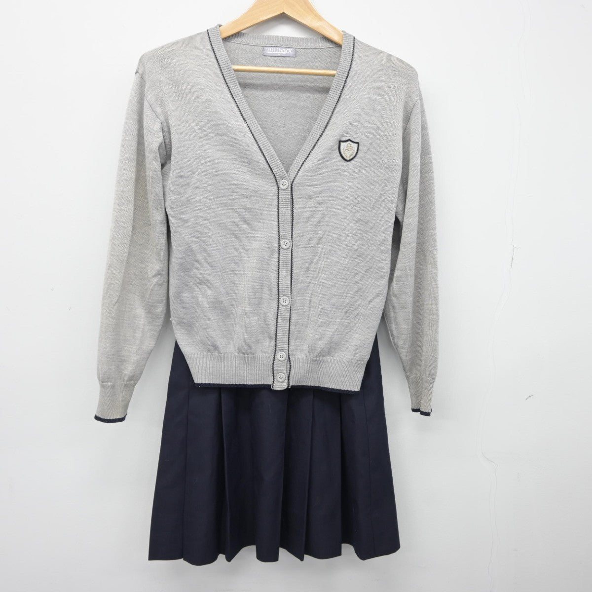 【中古】兵庫県 親和女子高等学校 女子制服 3点（ニット・ニット・スカート）sf038332