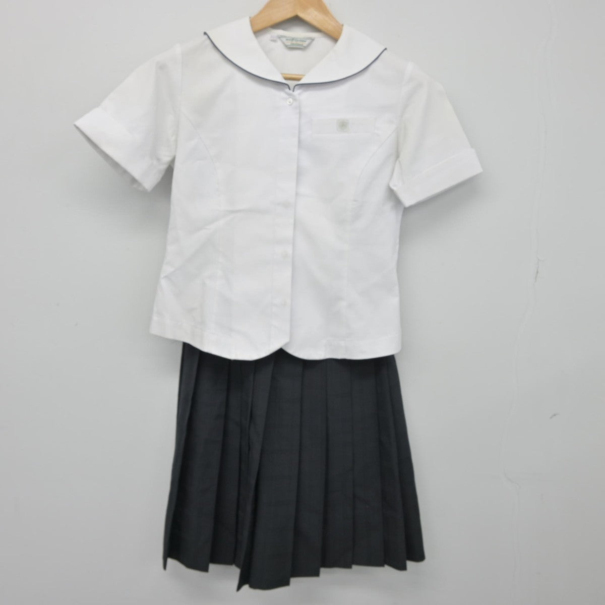 【中古】兵庫県 親和女子高等学校 女子制服 3点（シャツ・スカート）sf038333