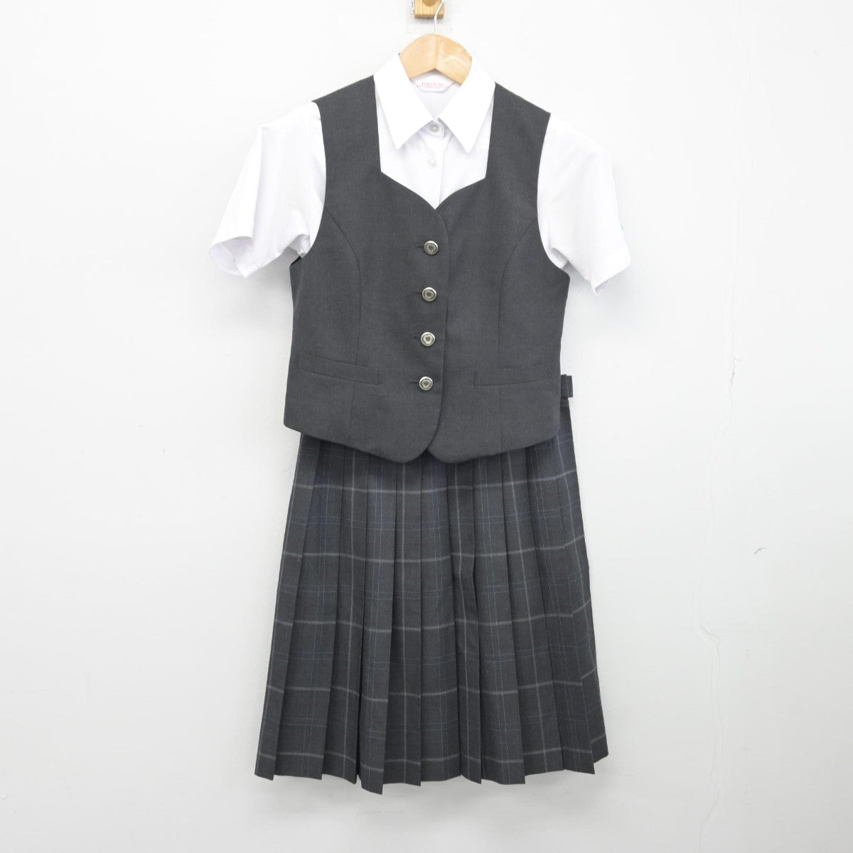 【中古】東京都 都立総合芸術高等学校 女子制服 3点（ベスト・シャツ・スカート）sf038408