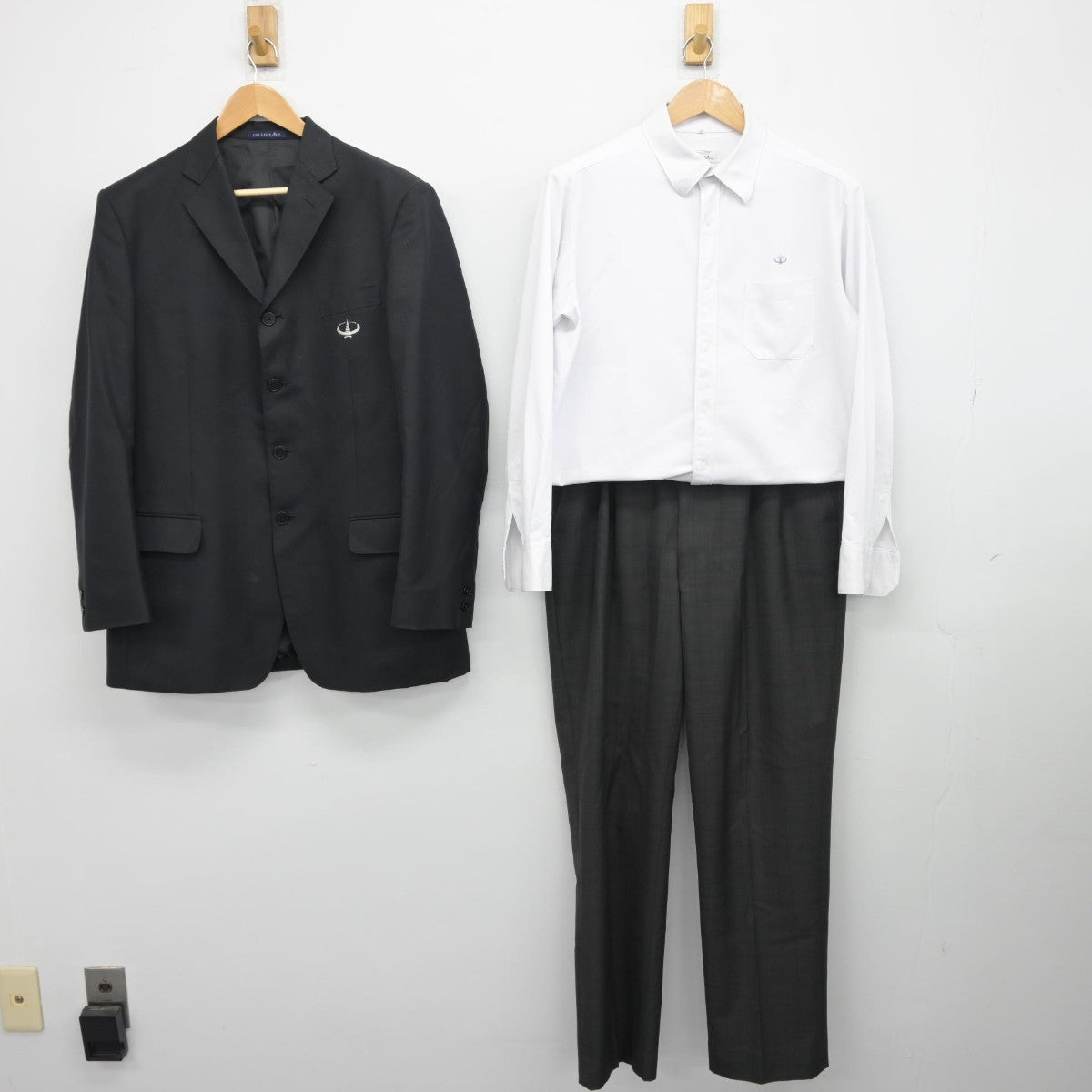 【中古】大阪府 茨木工科高等学校 男子制服 3点（ブレザー・シャツ・ズボン）sf038413