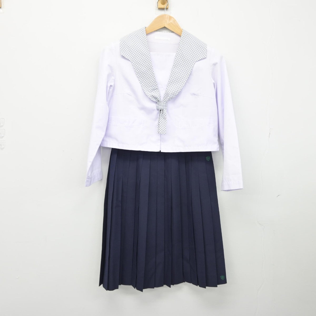 【中古】岐阜県 多治見北高等学校 女子制服 2点（セーラー服・スカート）sf038428