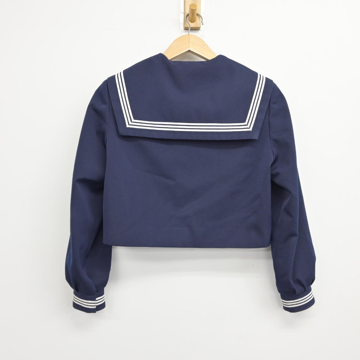 【中古】岐阜県 池田中学校 女子制服 2点（セーラー服・スカート）sf038442