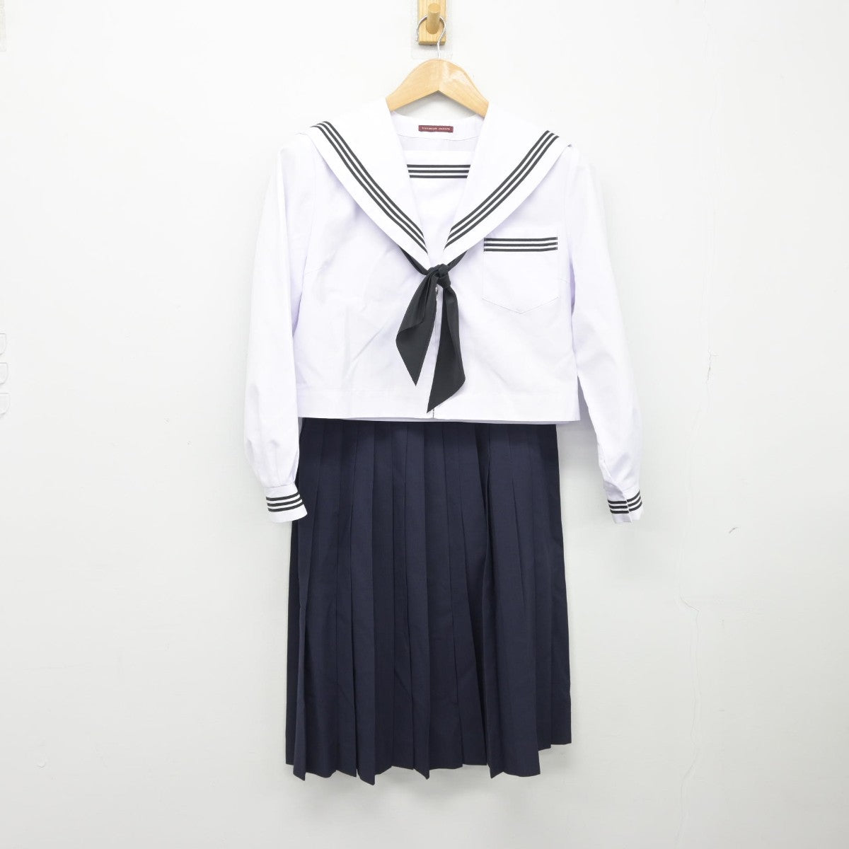 【中古】岐阜県 池田中学校 女子制服 4点（セーラー服・スカート）sf038443