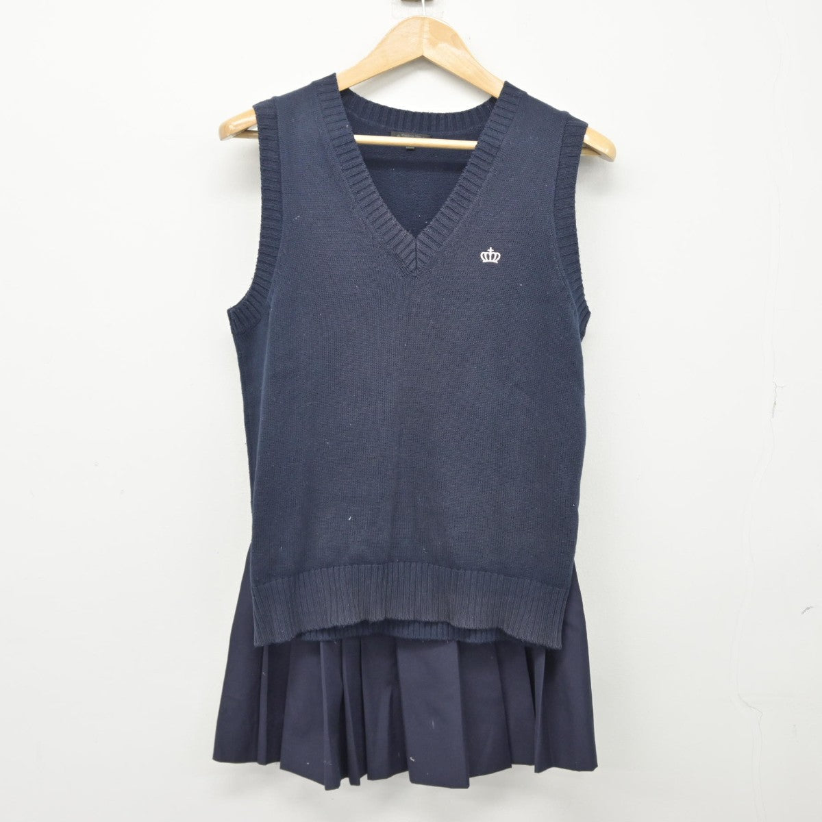 【中古】神奈川県 横浜平沼高等学校 女子制服 2点（ニットベスト・スカート）sf038454