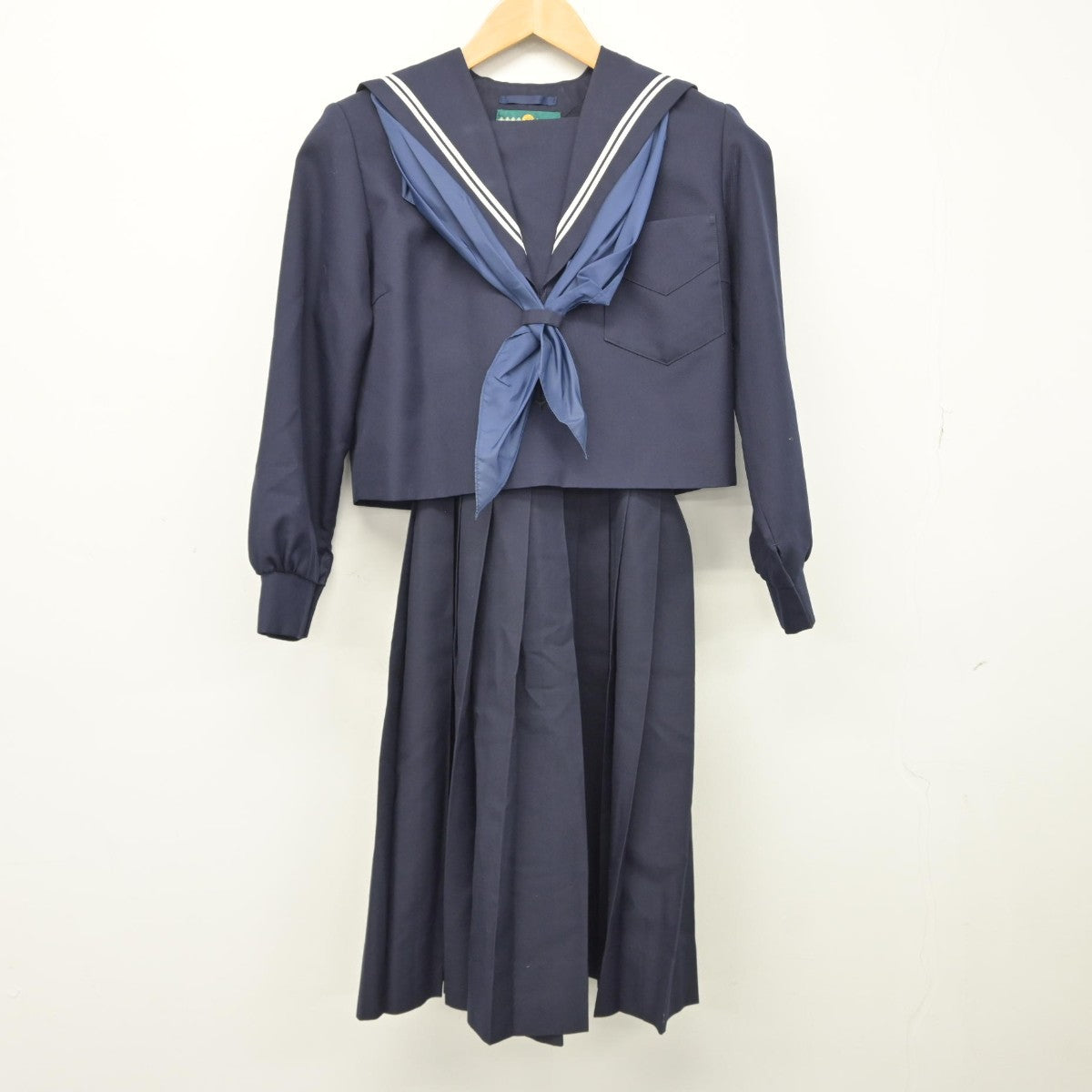 【中古】兵庫県 神戸市吉田中学校 女子制服 3点（セーラー服・スカート）sf038470