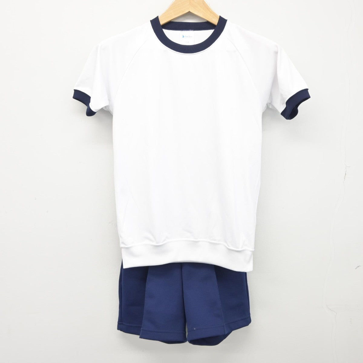 【中古】福岡県 北九州市立八枝小学校 女子制服 2点（体操服 上・体操服 下）sf038478