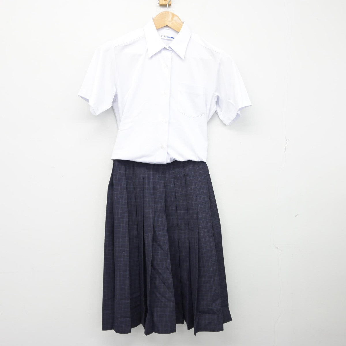 【中古】福岡県 福岡市内中学新標準服 女子制服 2点（シャツ・スカート）sf038488