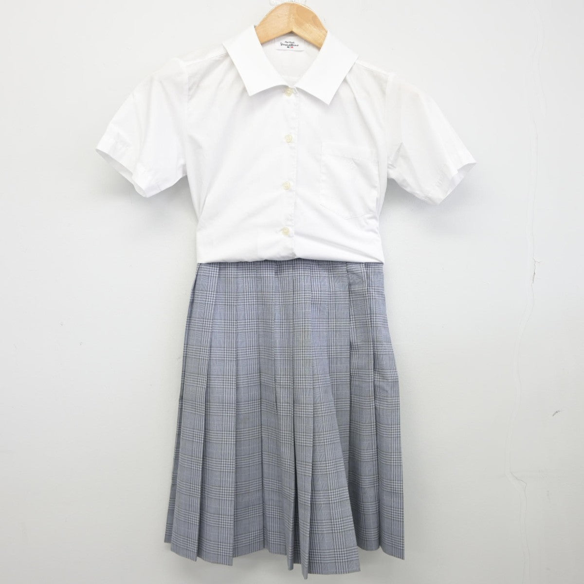 【中古】東京都 普連土学園中学校 女子制服 2点（シャツ・スカート）sf038499