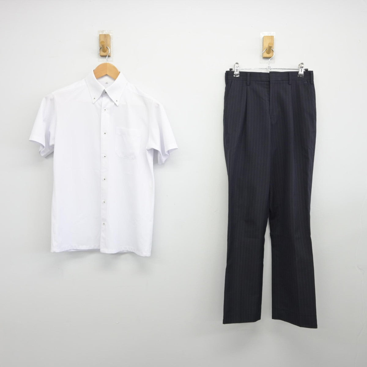 【中古】群馬県 太田高等学校 男子制服 3点（シャツ・ズボン）sf038542