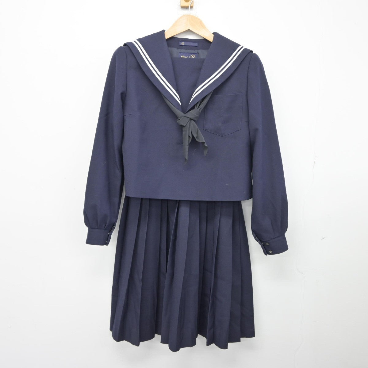 【中古】愛知県 鶴城中学校 女子制服 3点（セーラー服・スカート）sf038566