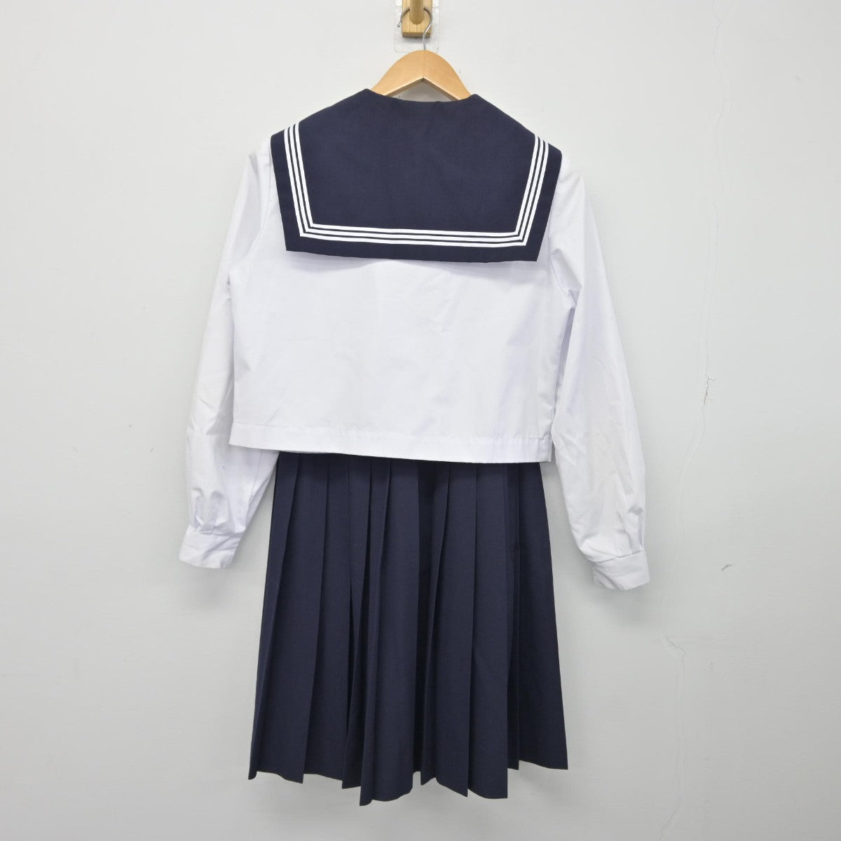 【中古】北海道 永山南中学校 女子制服 4点（セーラー服・セーラー服・スカート）sf038578