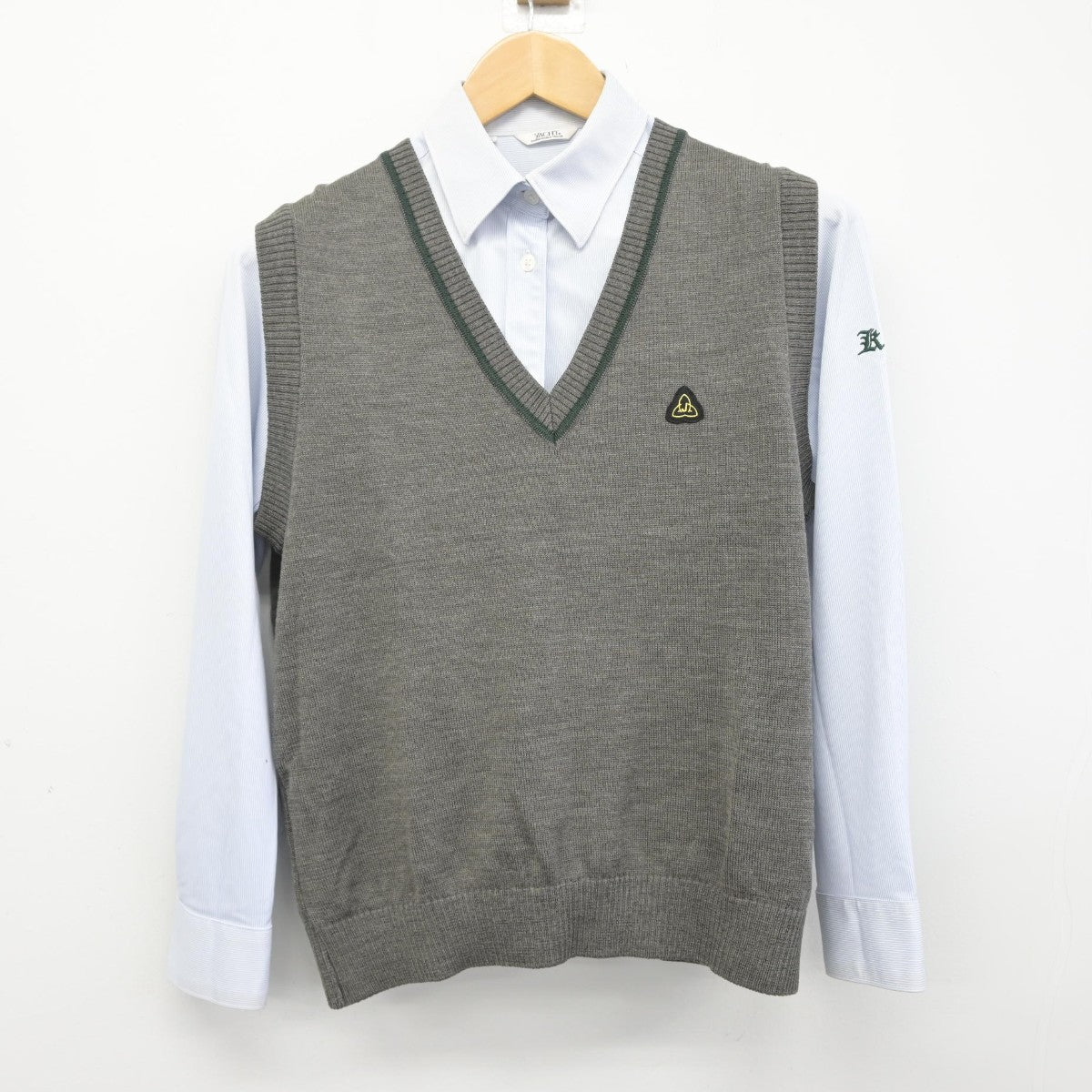 【中古】鹿児島県 鹿児島高等学校 女子制服 3点（ブレザー・ニットベスト・シャツ）sf038590