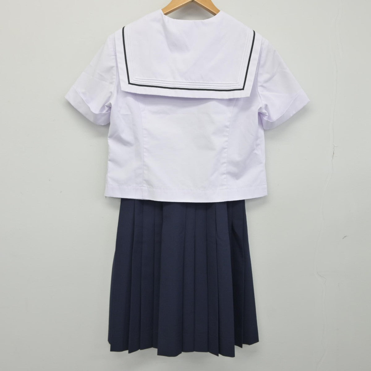 【中古】大阪府 山本高等学校 女子制服 2点（セーラー服・スカート）sf038631