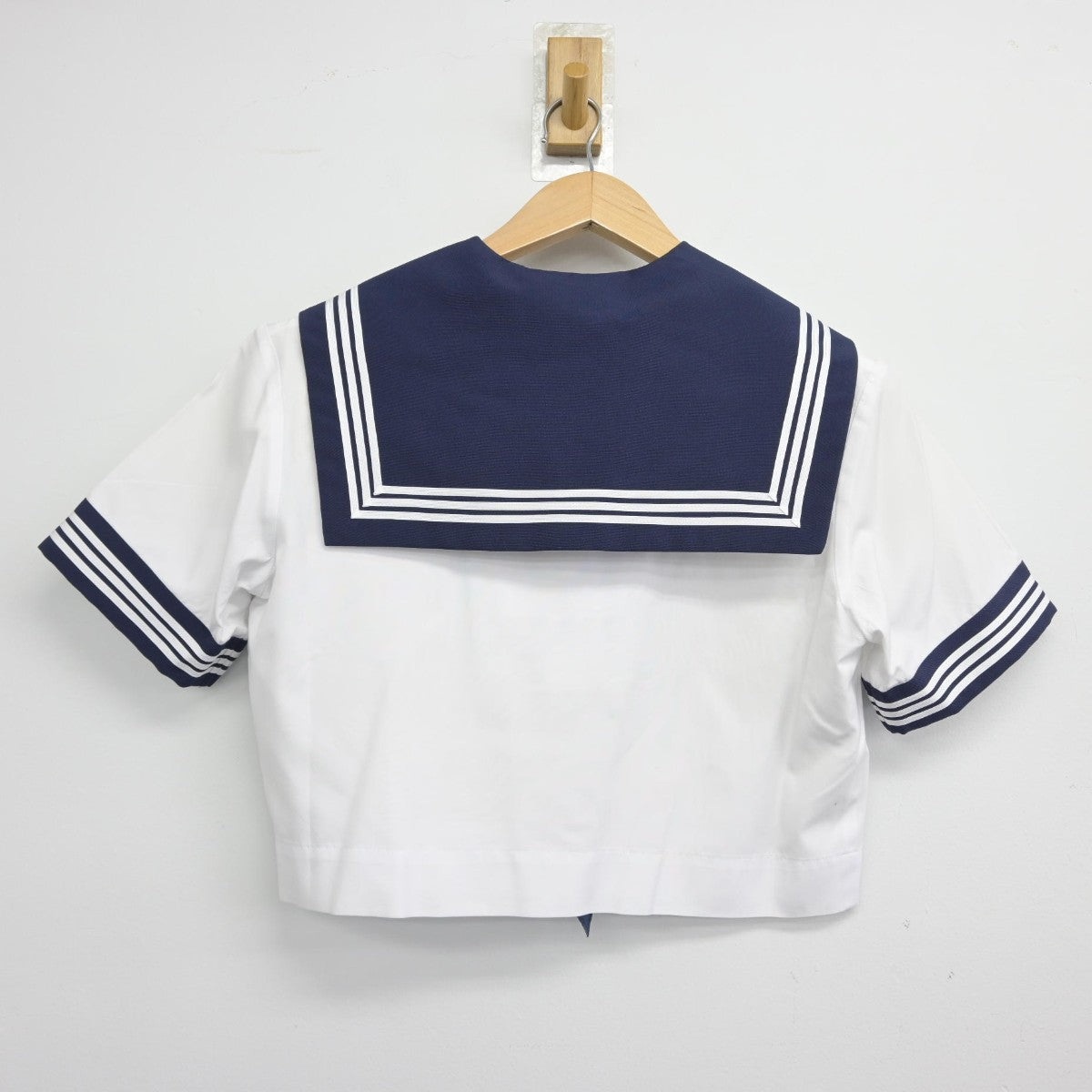 【中古】東京都 深川第二中学校 女子制服 3点（セーラー服）sf038641