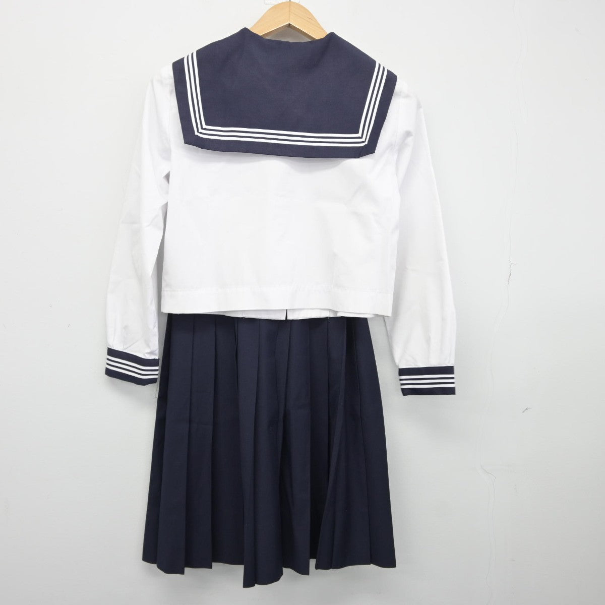 【中古】神奈川県 座間市立西中学校 女子制服 3点（セーラー服・セーラー服・スカート）sf038653