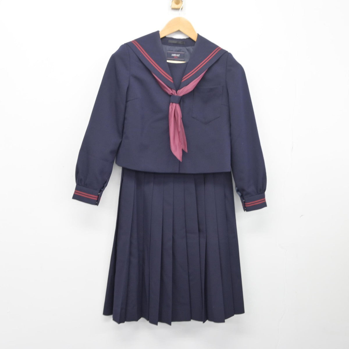 【中古】福島県 郡山第一中学校 女子制服 3点（セーラー服・スカート）sf038689