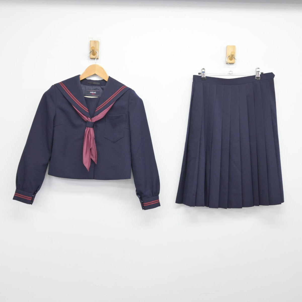 【中古】福島県 郡山第一中学校 女子制服 3点（セーラー服・スカート）sf038689