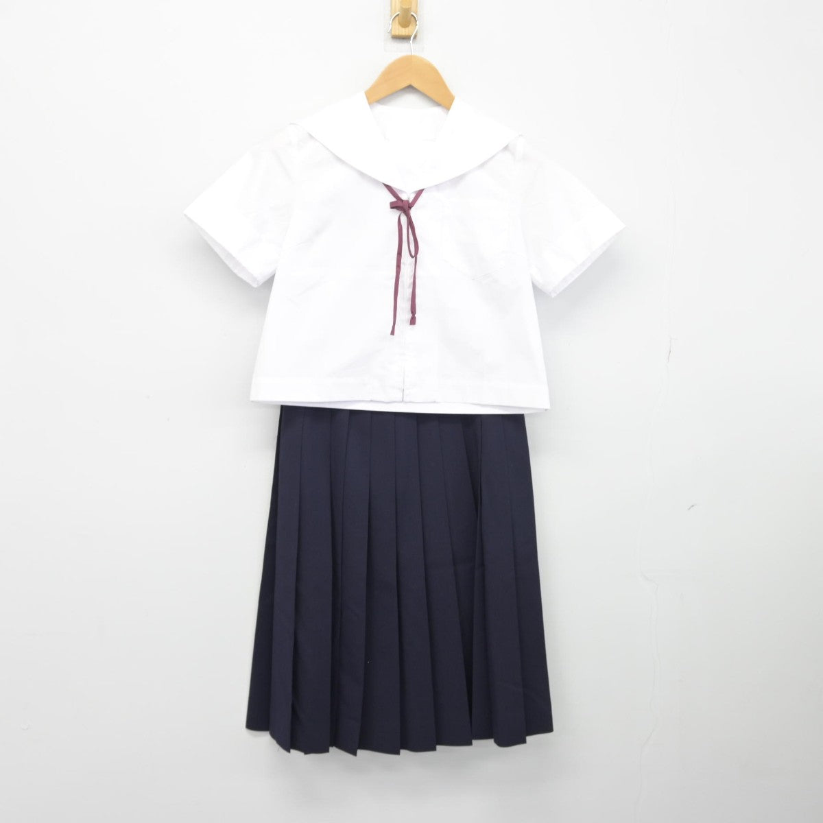 【中古】福島県 郡山第一中学校 女子制服 4点（セーラー服・セーラー服・スカート）sf038690