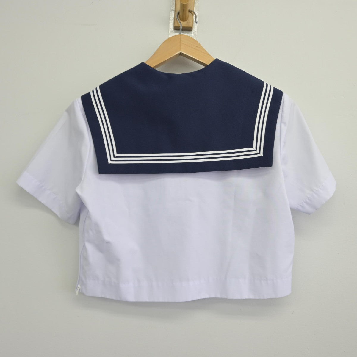 【中古】愛知県 古知野中学校 女子制服 2点（セーラー服・セーラー服）sf038696