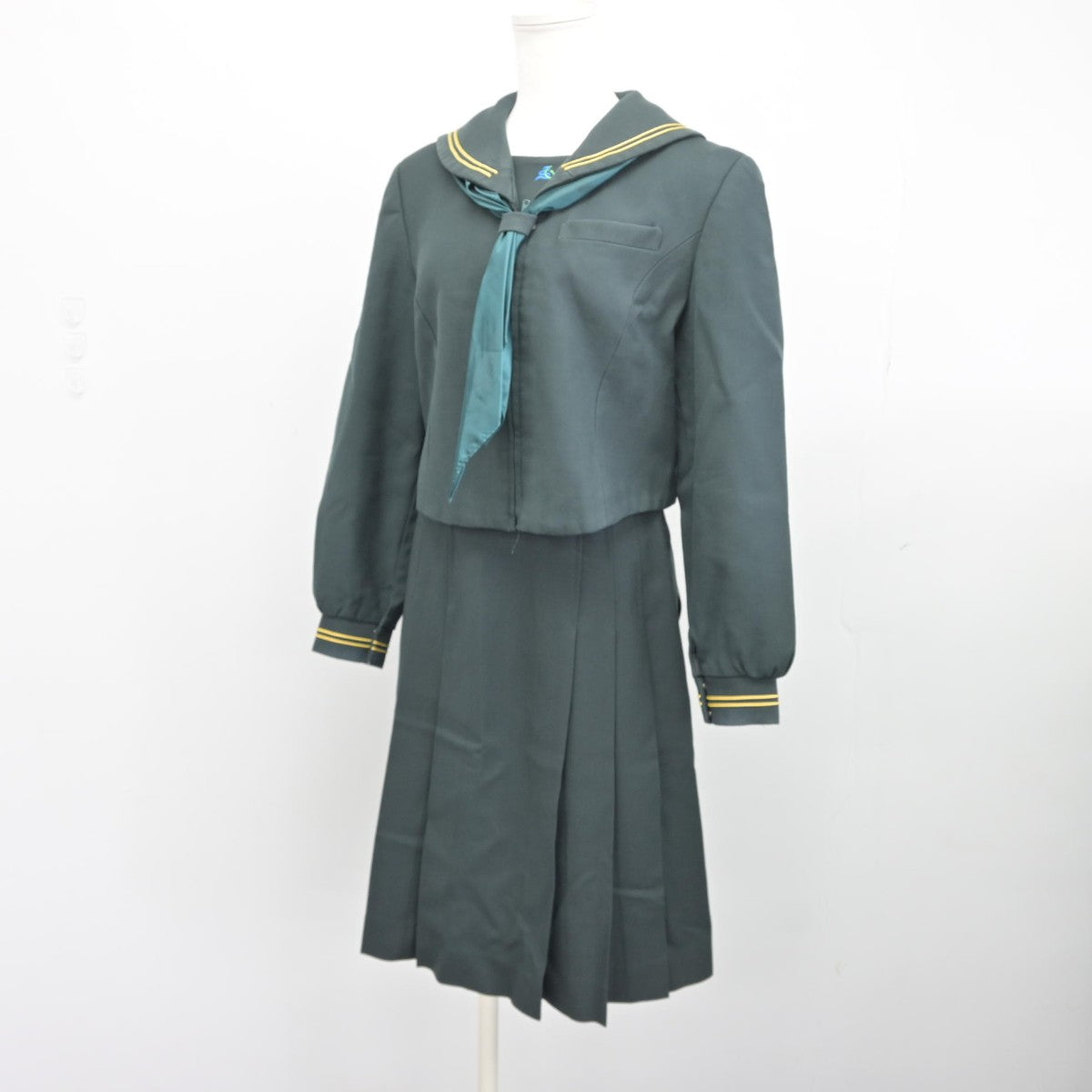 【中古】佐賀県 弘学館高等学校 女子制服 3点（セーラー服・スカート）sf038710