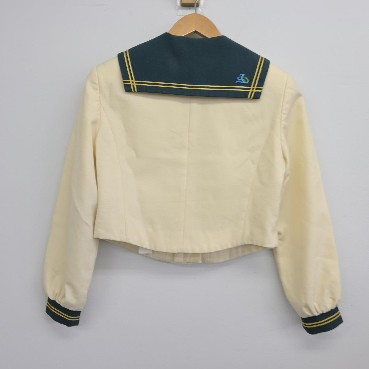 【中古】佐賀県 弘学館中学校 女子制服 2点（セーラー服・スカート）sf038712