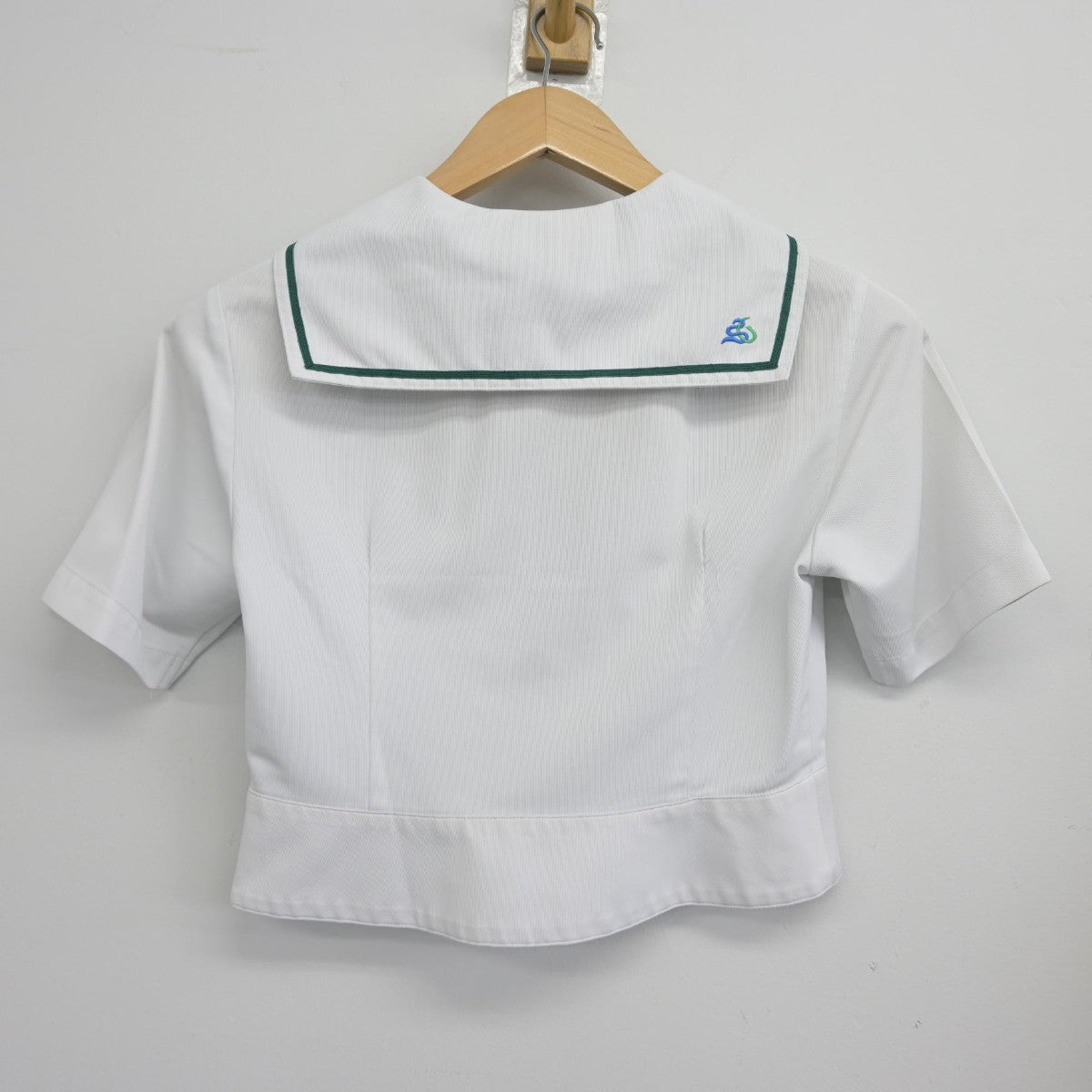 【中古】佐賀県 弘学館中学校 女子制服 2点（セーラー服・スカート）sf038715