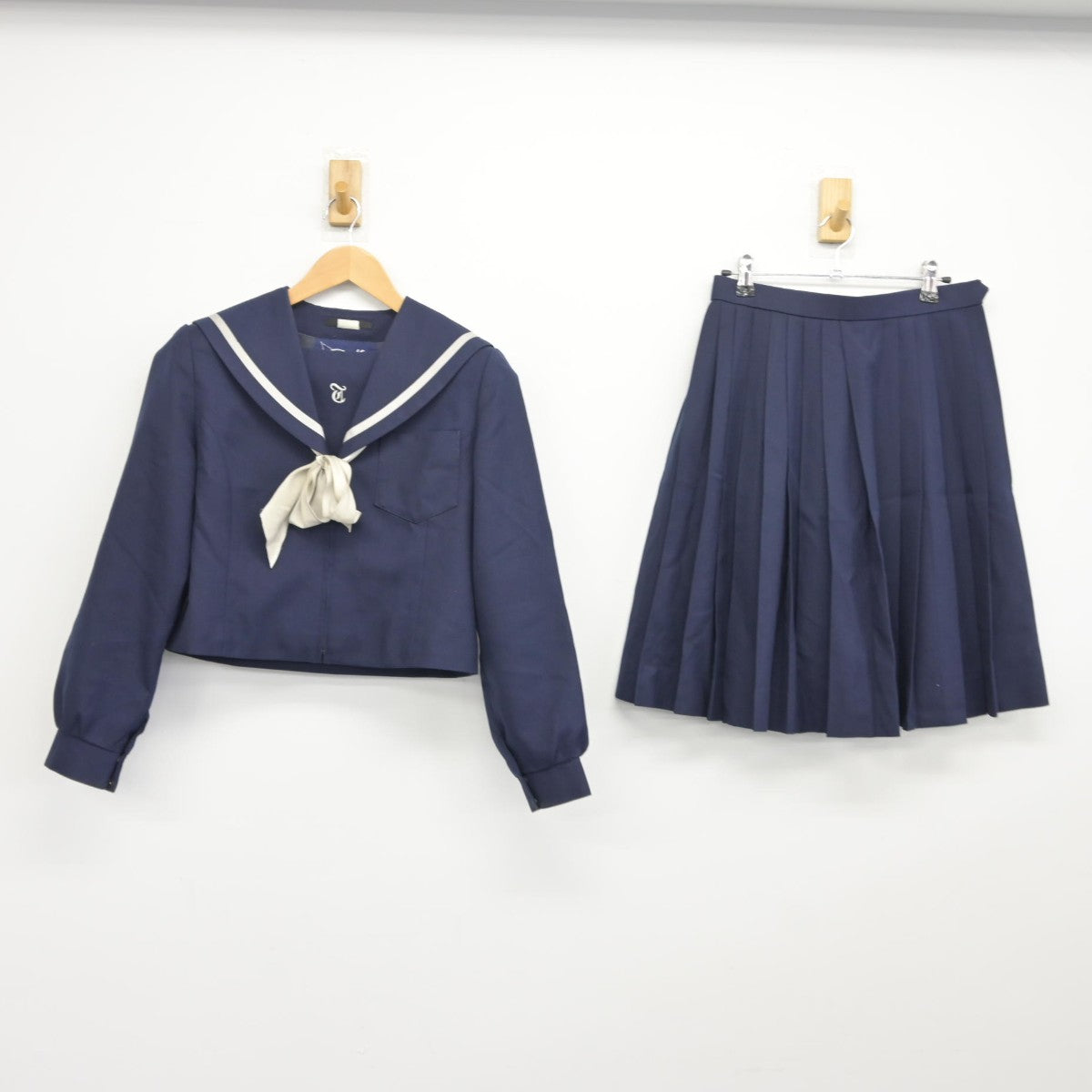 【中古】愛知県 豊田南高等学校 女子制服 3点（セーラー服・スカート）sf038721