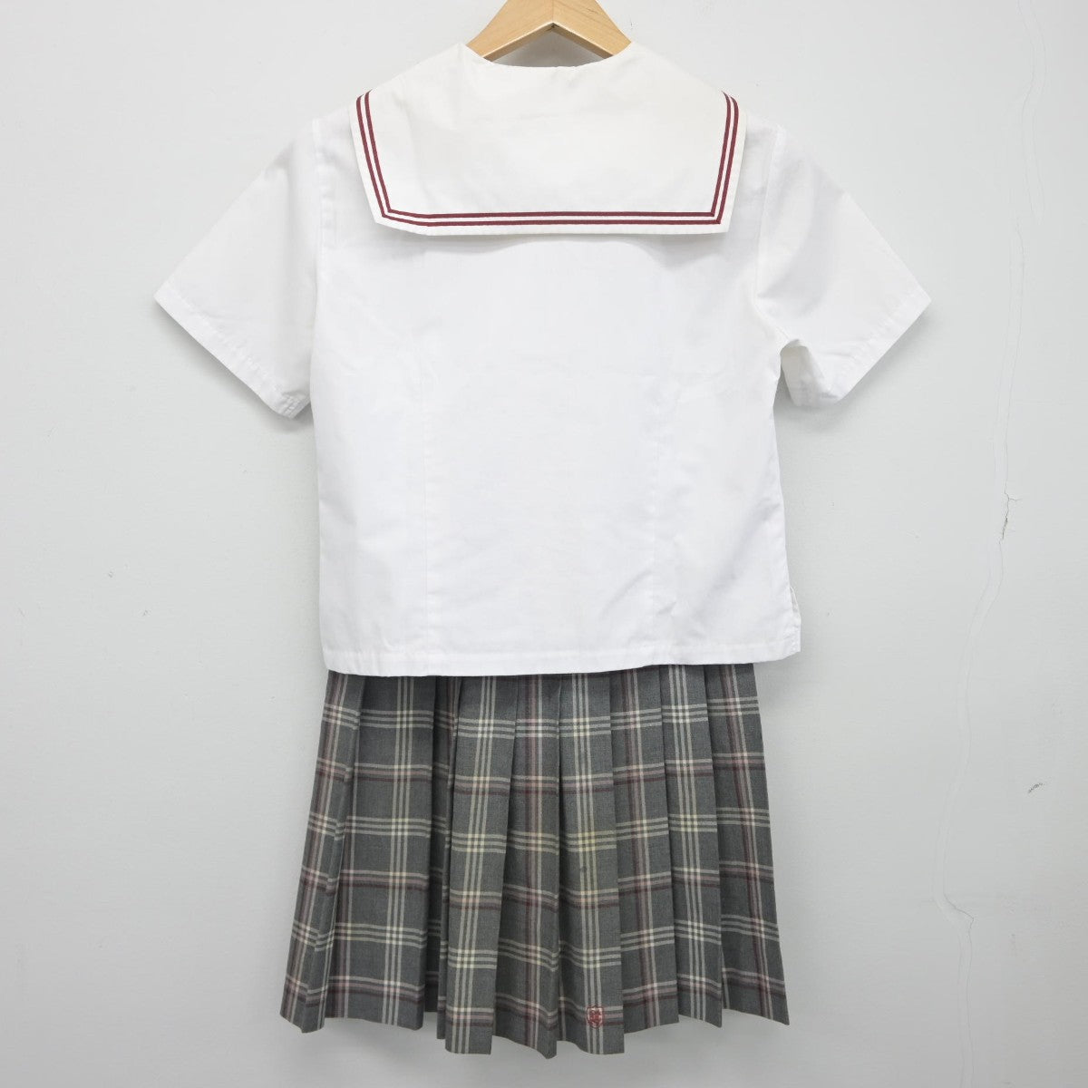 【中古】岡山県 高梁日新高等学校 女子制服 3点（シャツ・スカート）sf038733