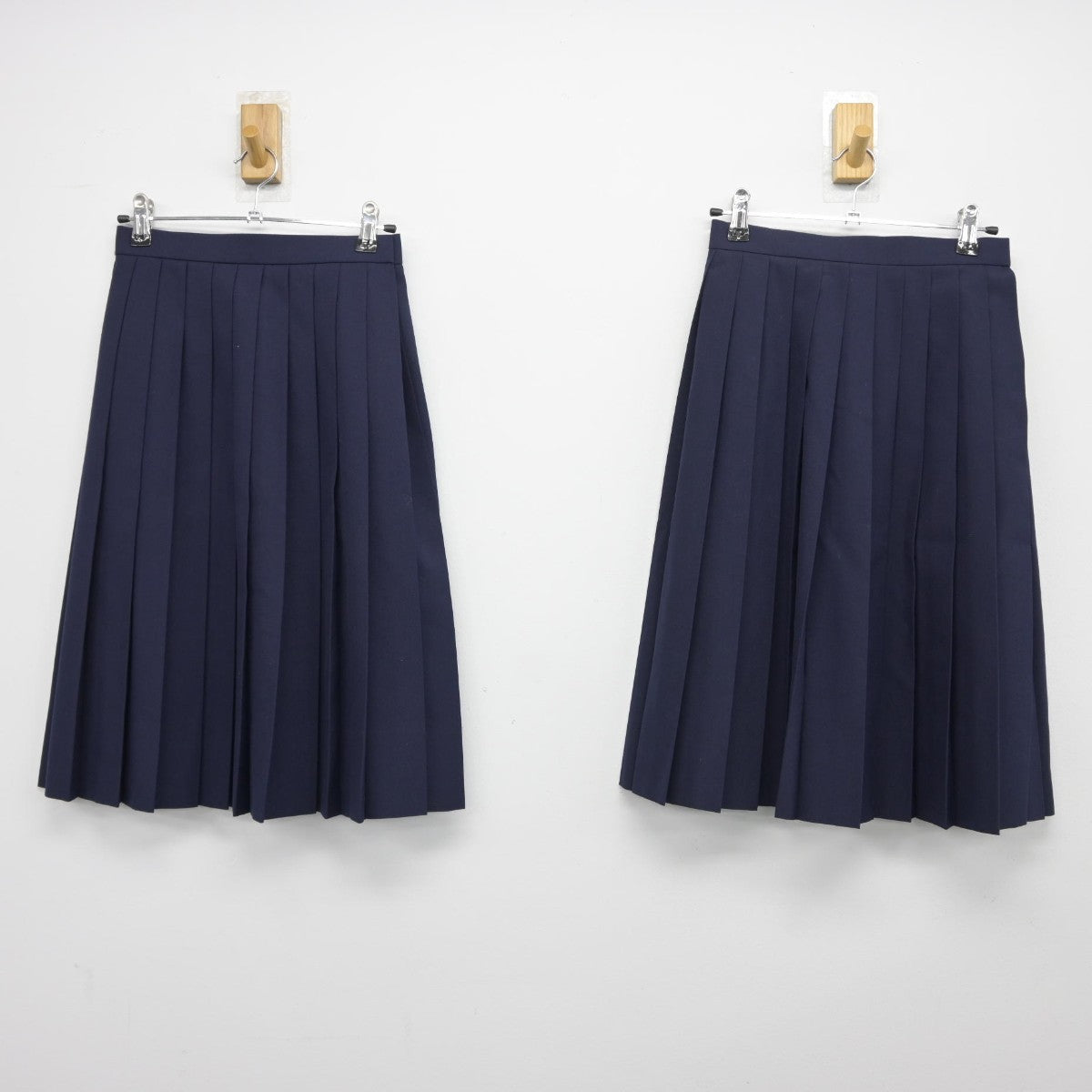 【中古】神奈川県 上鶴間中学校 女子制服 2点（スカート・スカート）sf038739