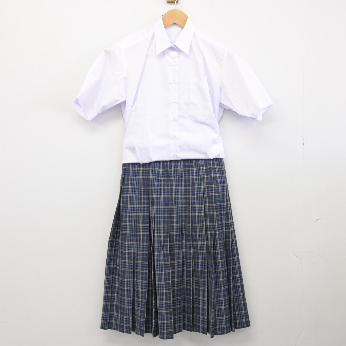 【中古】千葉県 有吉中学校 女子制服 2点（シャツ・スカート）sf038820