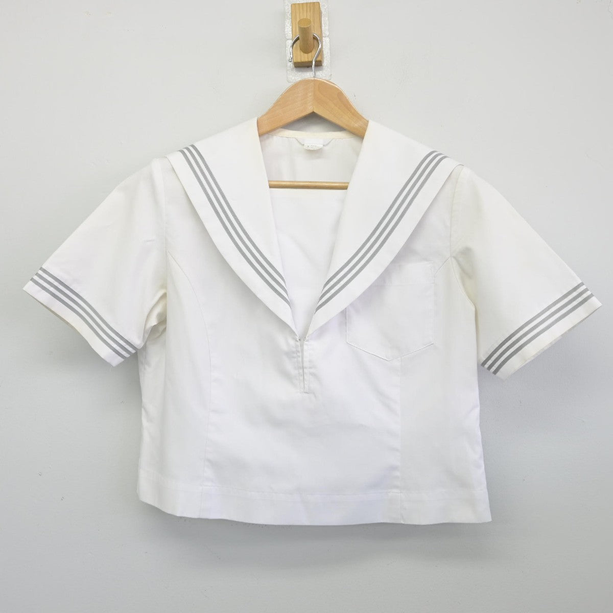 【中古】滋賀県 膳所高等学校 女子制服 2点（セーラー服・スカート）sf038857