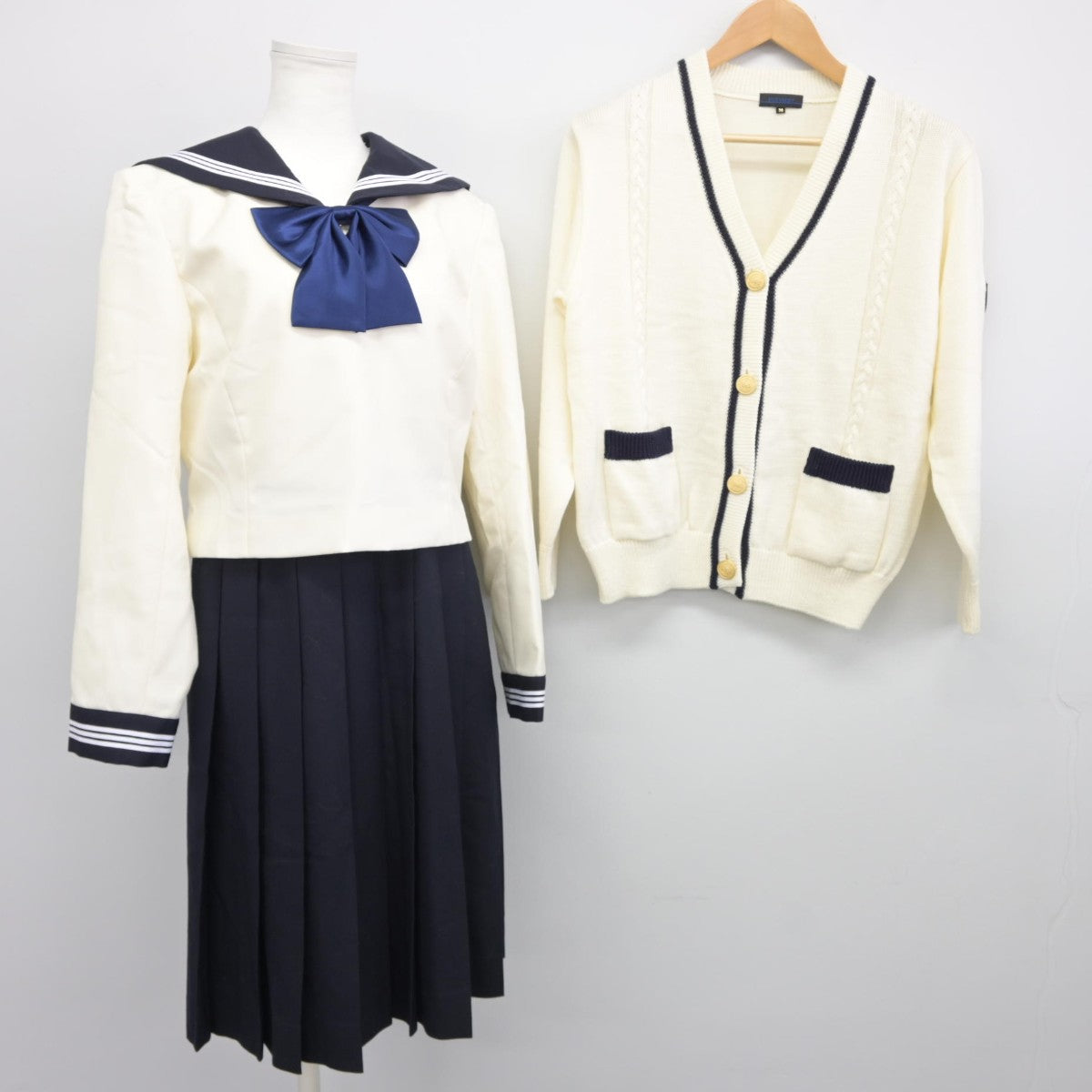 【中古】福岡県 博多女子高等学校 女子制服 4点（セーラー服・ニット・ジャンパースカート）sf038923