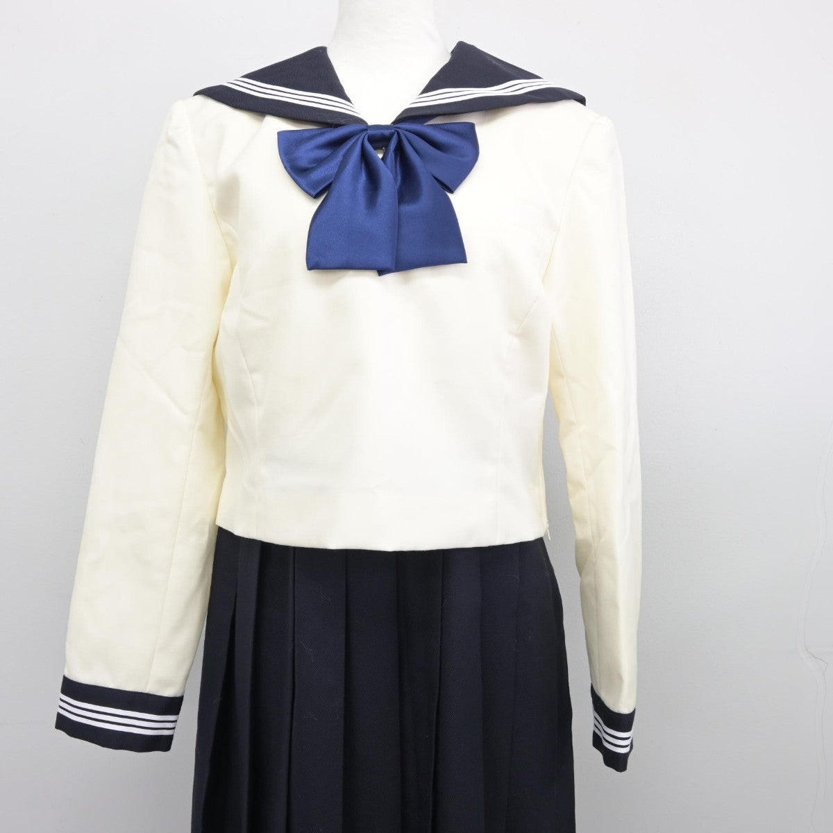 【中古】福岡県 博多女子高等学校 女子制服 4点（セーラー服・ニット・ジャンパースカート）sf038923