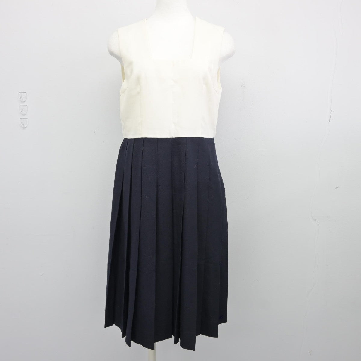 【中古】福岡県 博多女子高等学校 女子制服 4点（セーラー服・ニット・ジャンパースカート）sf038923