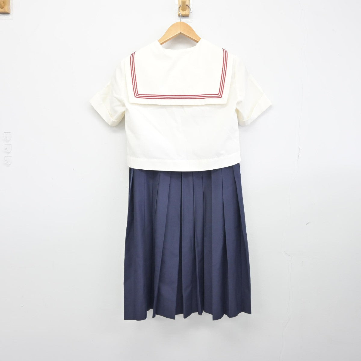 【中古】福岡県 博多女子中学校 女子制服 3点（セーラー服・セーラー服・ジャンパースカート）sf038931