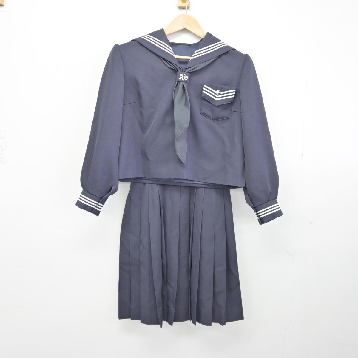 【中古】福島県 安達高等学校 女子制服 3点（セーラー服・スカート）sf038937