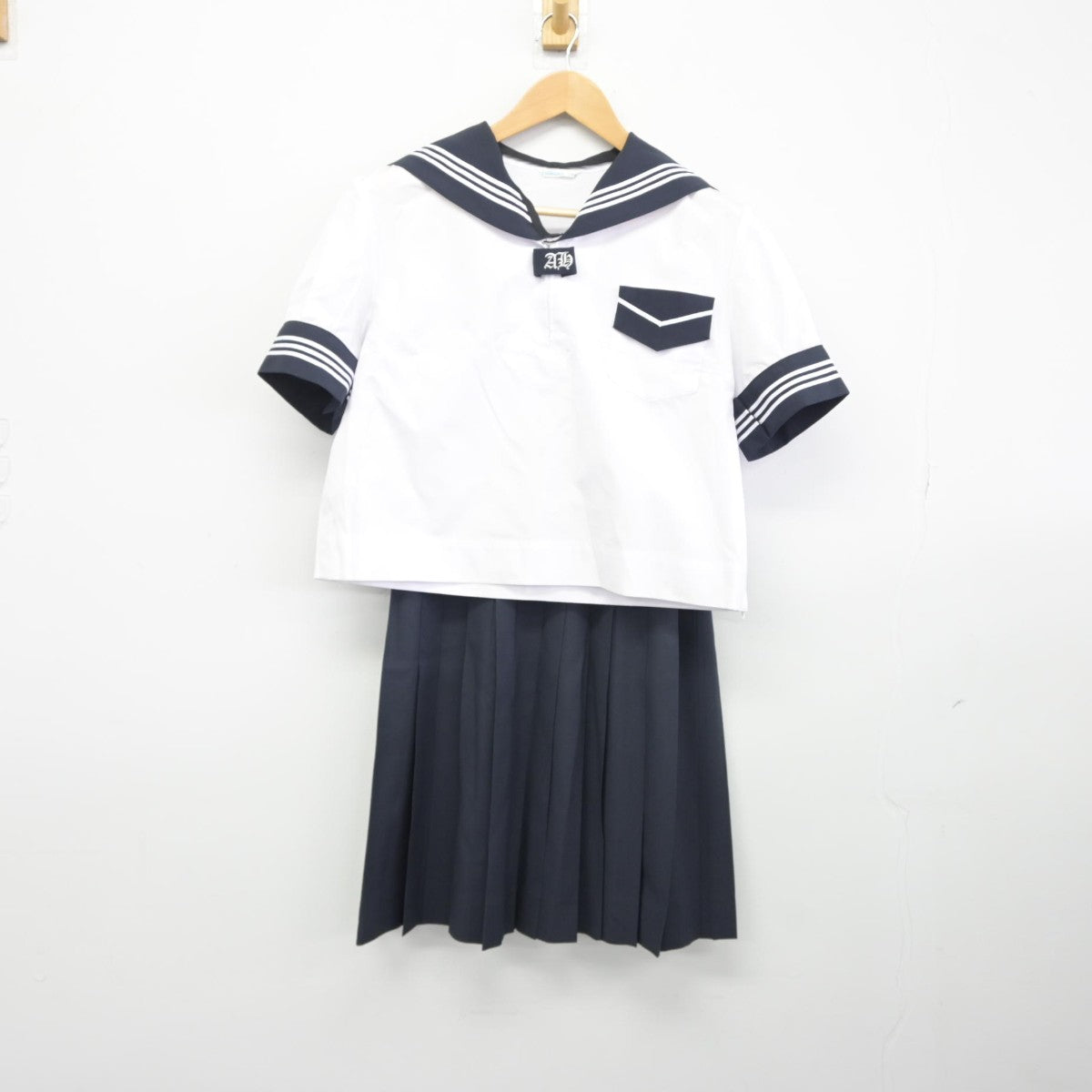 【中古】福島県 安達高等学校 女子制服 3点（セーラー服・セーラー服・スカート）sf038938