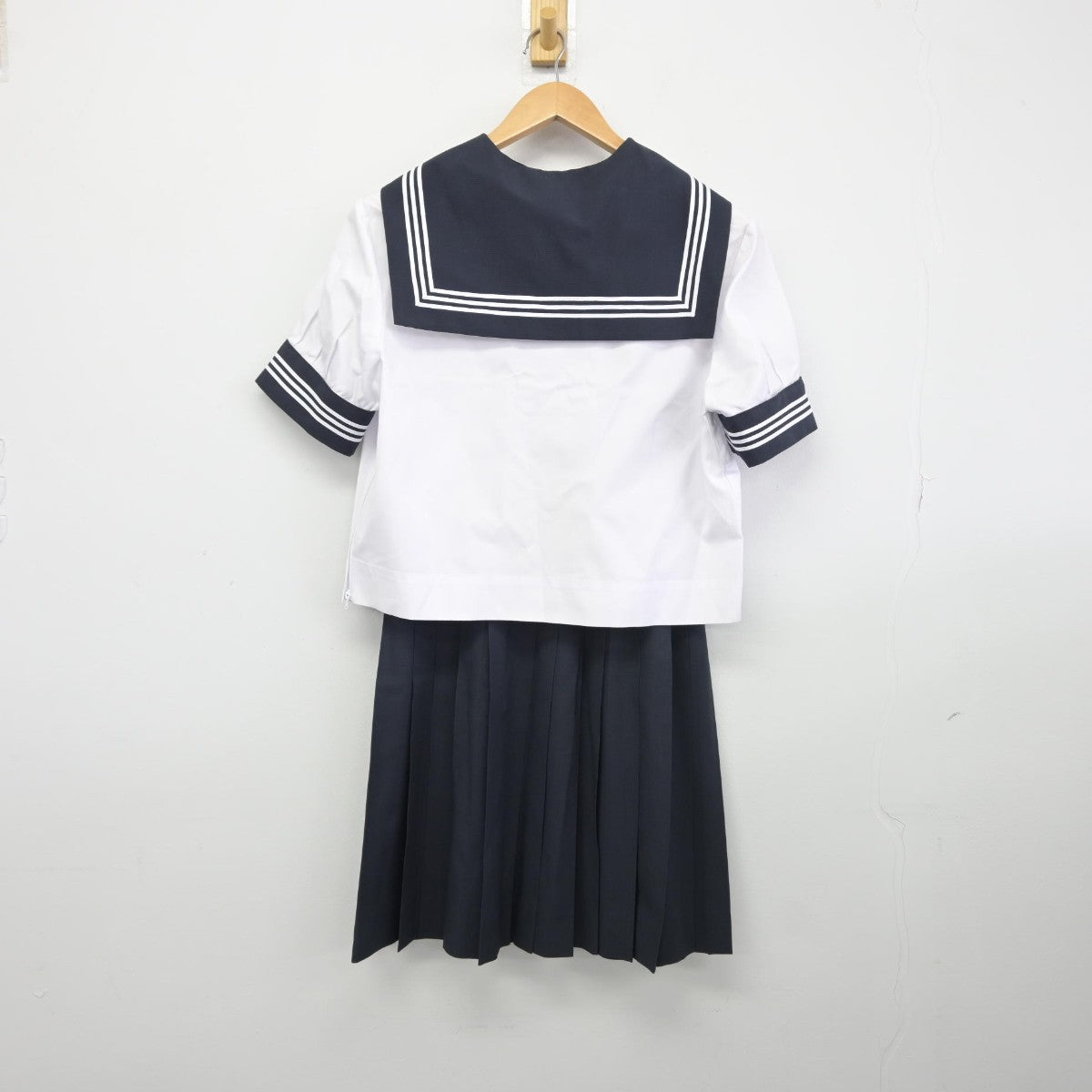 【中古】福島県 安達高等学校 女子制服 3点（セーラー服・セーラー服・スカート）sf038938