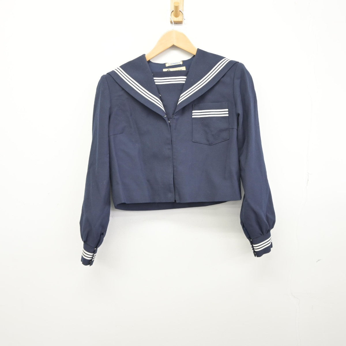 【中古】静岡県 磐田市立城山中学校 女子制服 2点（セーラー服・スカート）sf038939